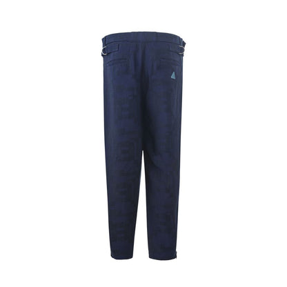Vaqueros y pantalones de lino azul