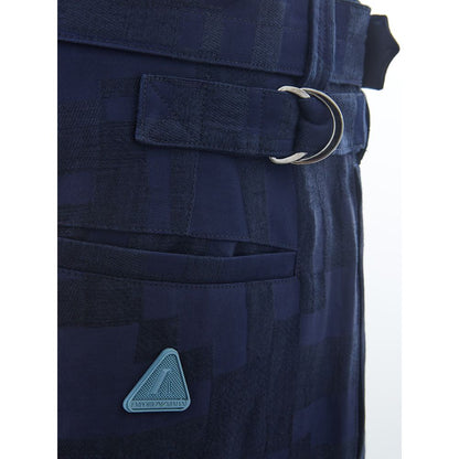 Vaqueros y pantalones de lino azul