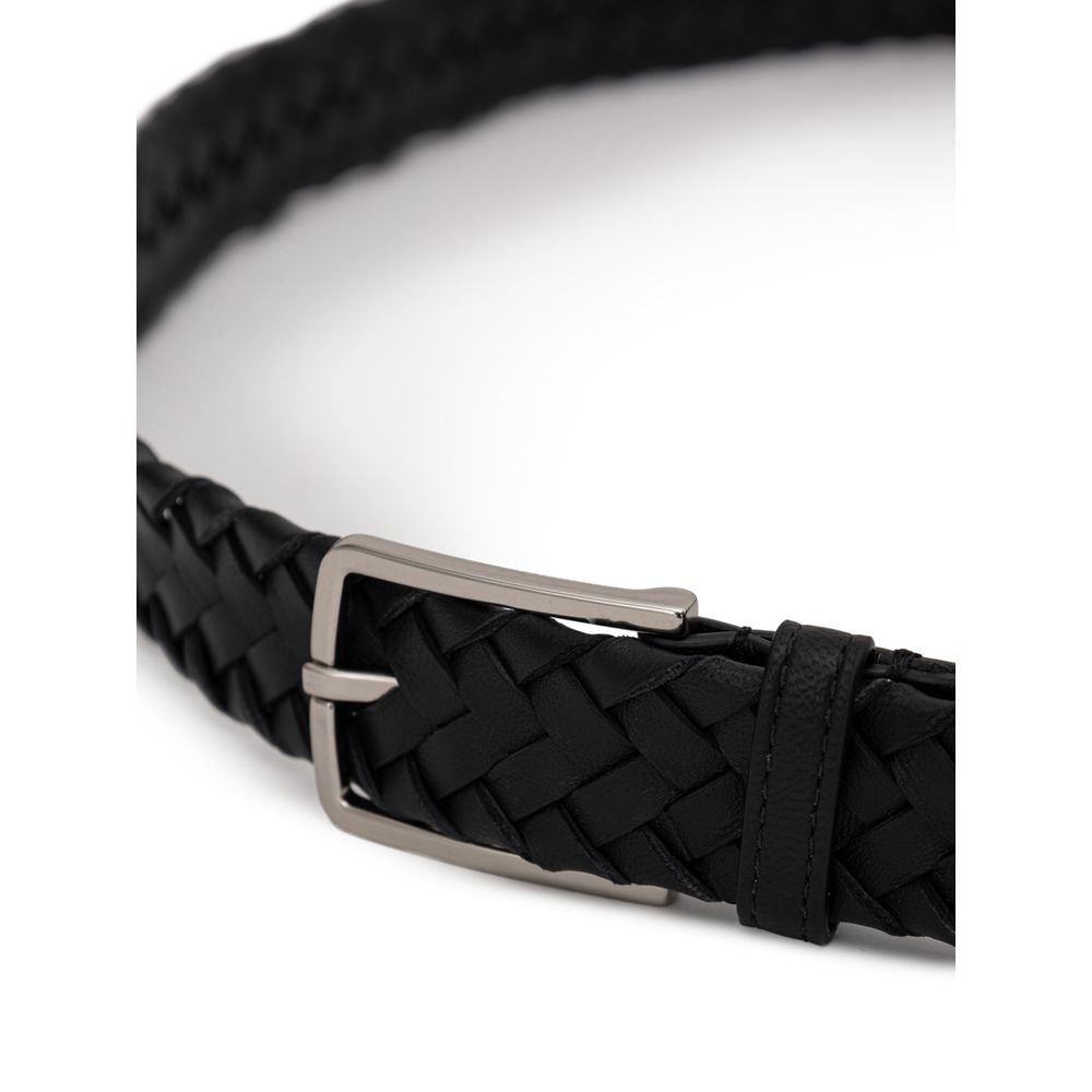 Cinturón de cuero negro