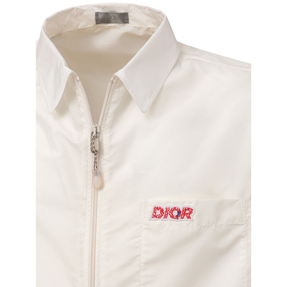 Camisa blanca de poliéster