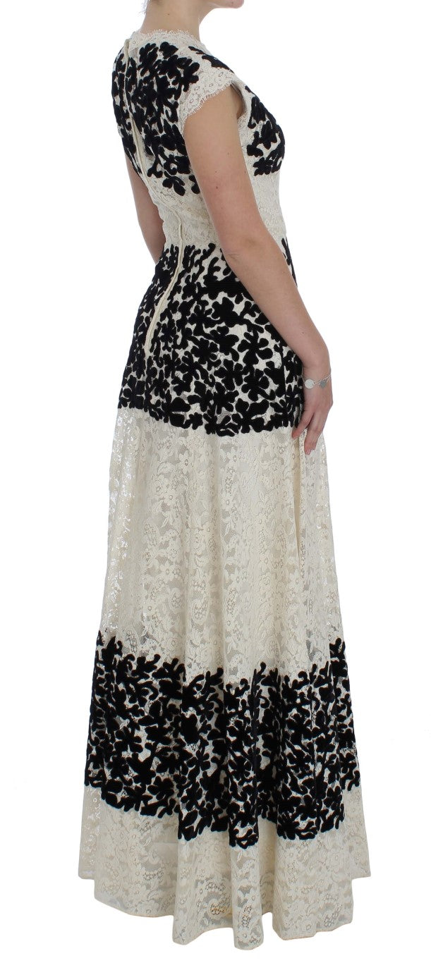 Elegante vestido largo con mangas cortas y encaje floral