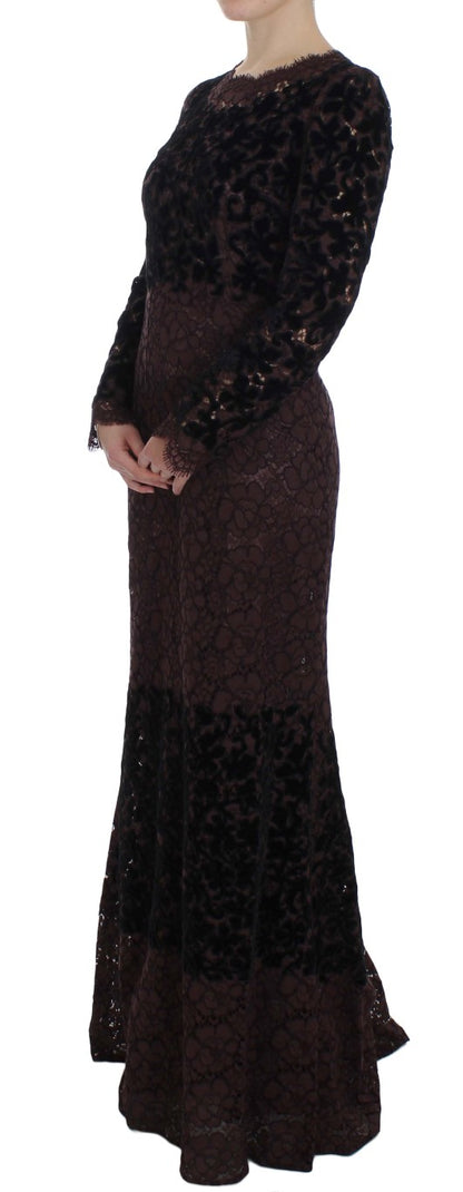 Elegante vestido largo de encaje floral morado