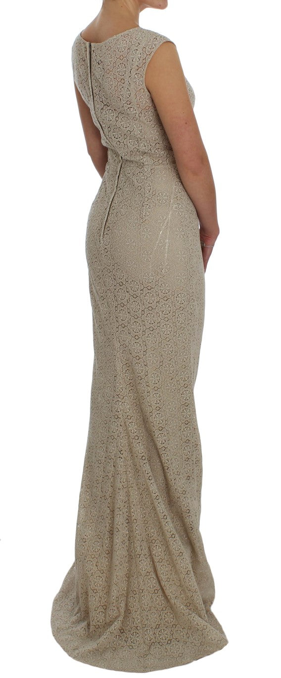 Elegante vestido largo beige con recortes florales