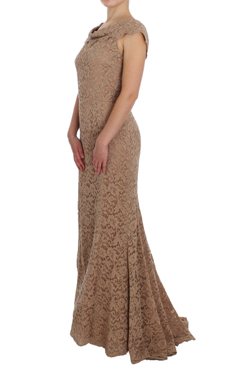 Elegante vestido largo de encaje floral rosa
