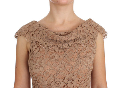 Elegante vestido largo de encaje floral rosa