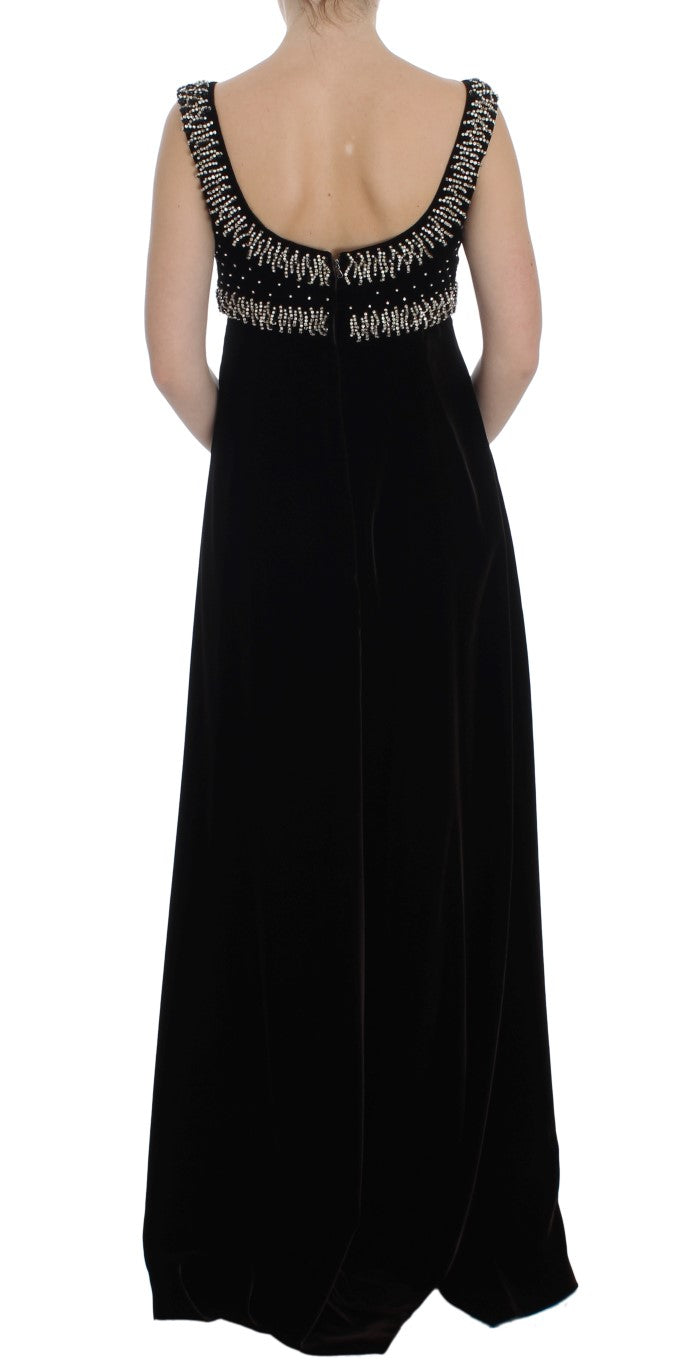 Elegante vestido de terciopelo marrón con cristales