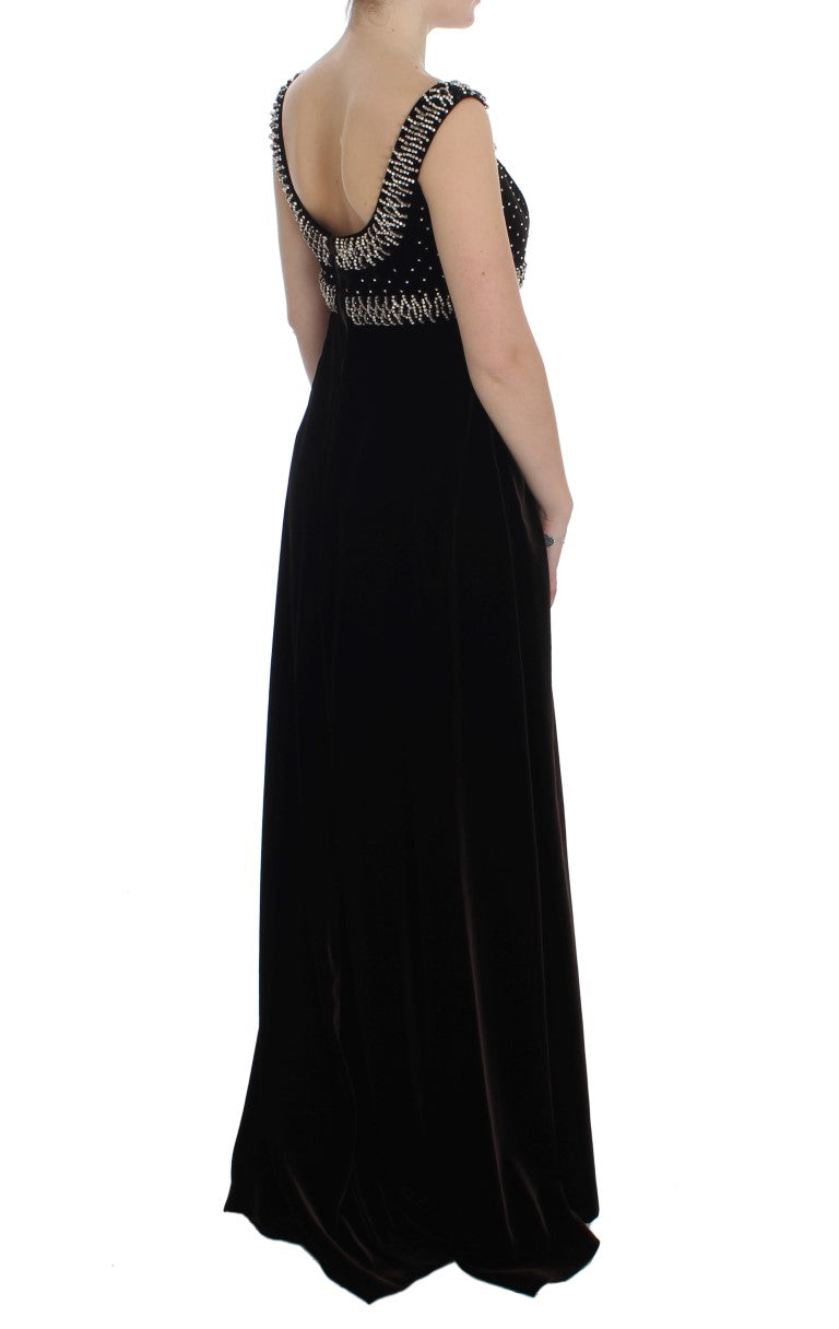 Elegante vestido de terciopelo marrón con cristales