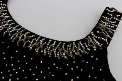 Elegante vestido de terciopelo marrón con cristales