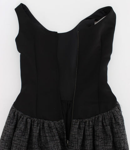 Elegante vestido negro largo hasta el suelo