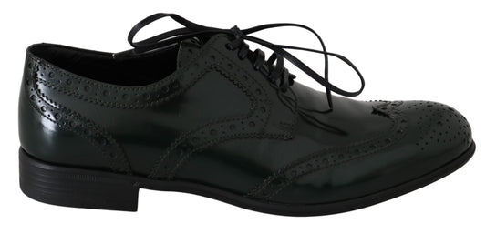 Elegantes zapatos Oxford con punta de ala y brogues verdes