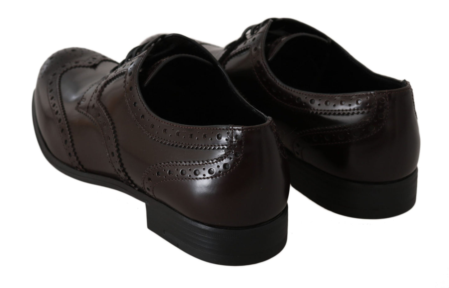 Elegantes zapatos Oxford de piel marrón