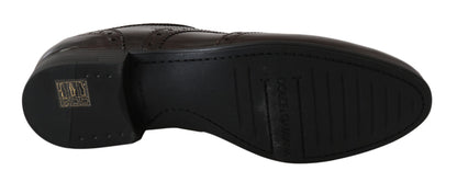 Elegantes zapatos Oxford de piel marrón