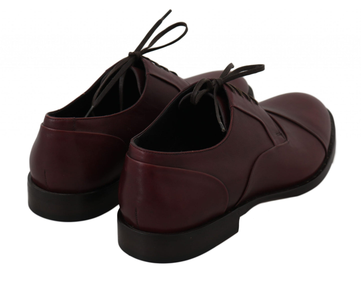 Elegantes zapatos de vestir de piel burdeos