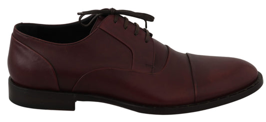Elegantes zapatos de vestir de piel burdeos