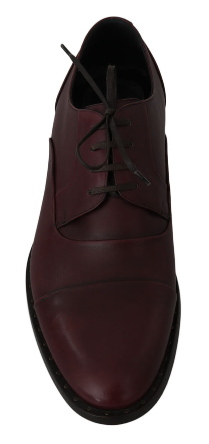 Elegantes zapatos de vestir de piel burdeos