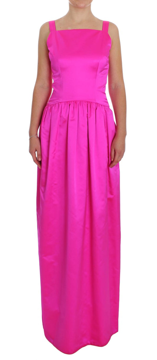 Elegante vestido largo de seda rosa