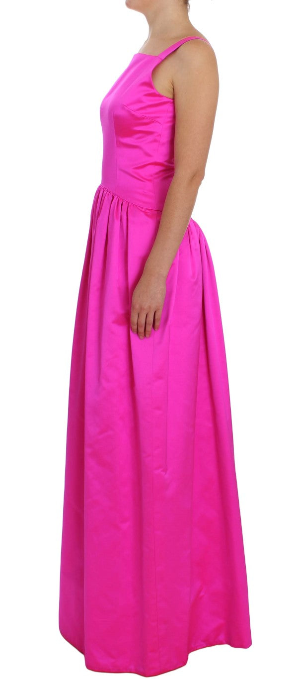 Elegante vestido largo de seda rosa