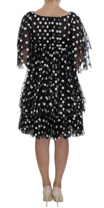 Elegante vestido de lunares con volantes