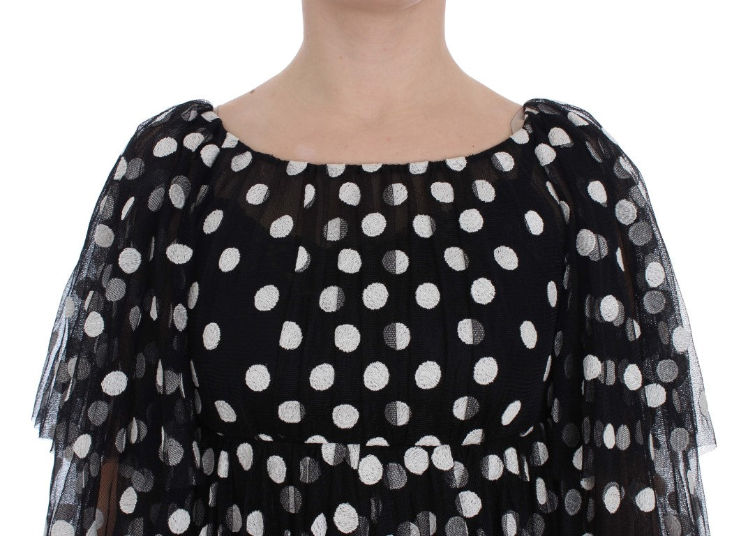 Elegante vestido de lunares con volantes