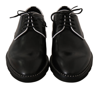 Elegantes zapatos de vestir Derby de cuero negro