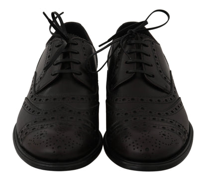 Elegantes zapatos de vestir Derby con punta de ala en color burdeos