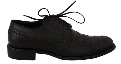 Elegantes zapatos de vestir Derby con punta de ala en color burdeos