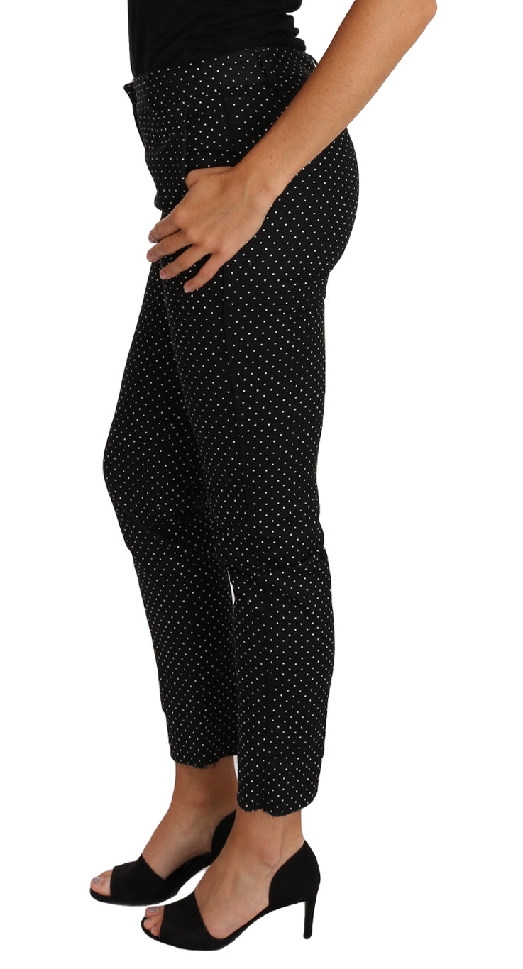 Elegantes pantalones cortos de lunares