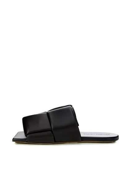 Sandalias elegantes de cuero negro
