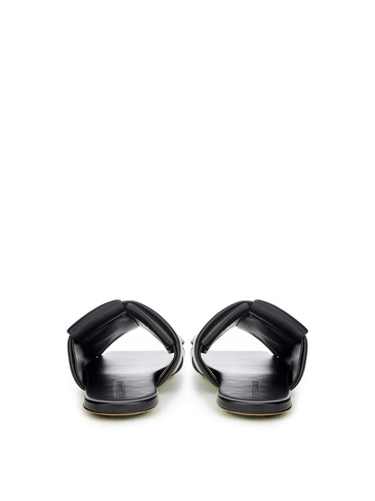 Sandalias elegantes de cuero negro